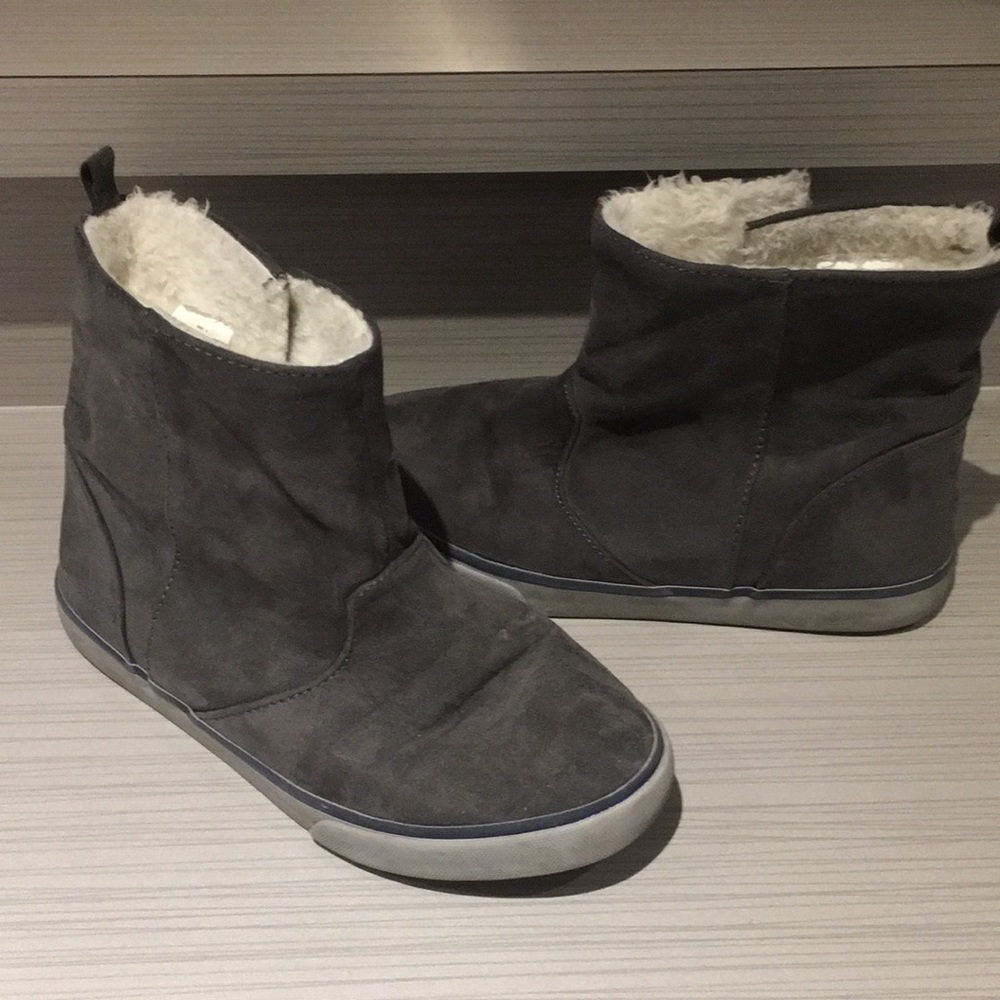 Shoes for girls, good used condition.